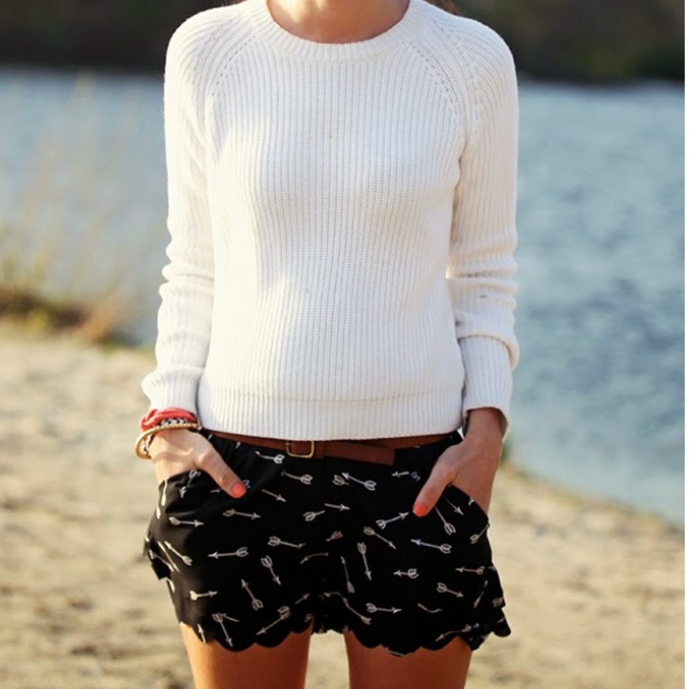 Anthropologie XS Scallop Arrow Shorts Black